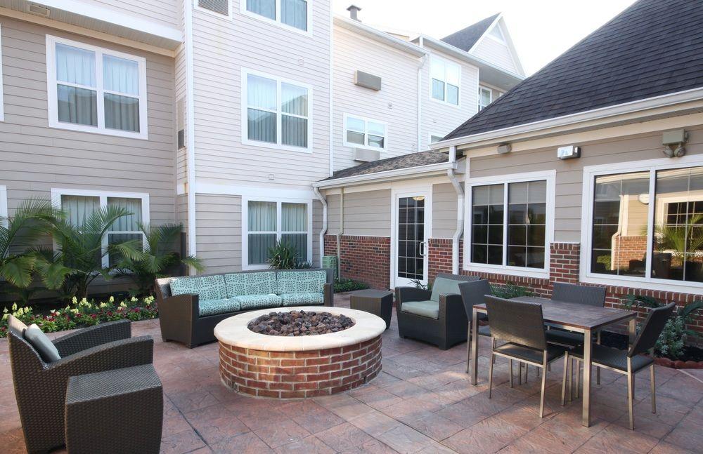 Northwest / Willowbrook 3* Houston
