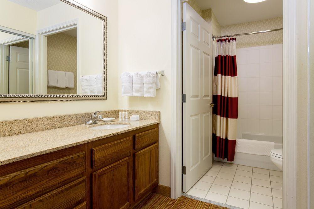Northwest / Willowbrook Hotel 3*