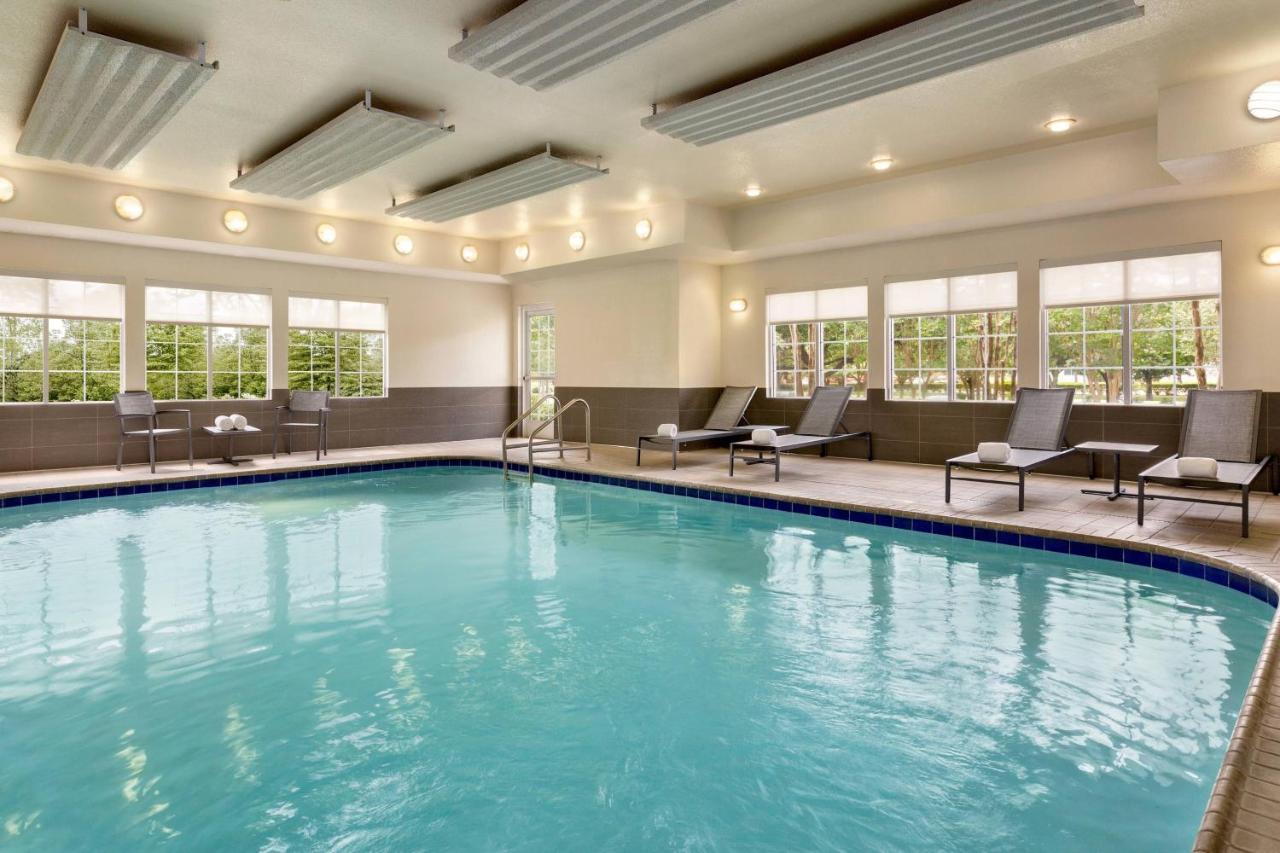Northwest / Willowbrook Hotel