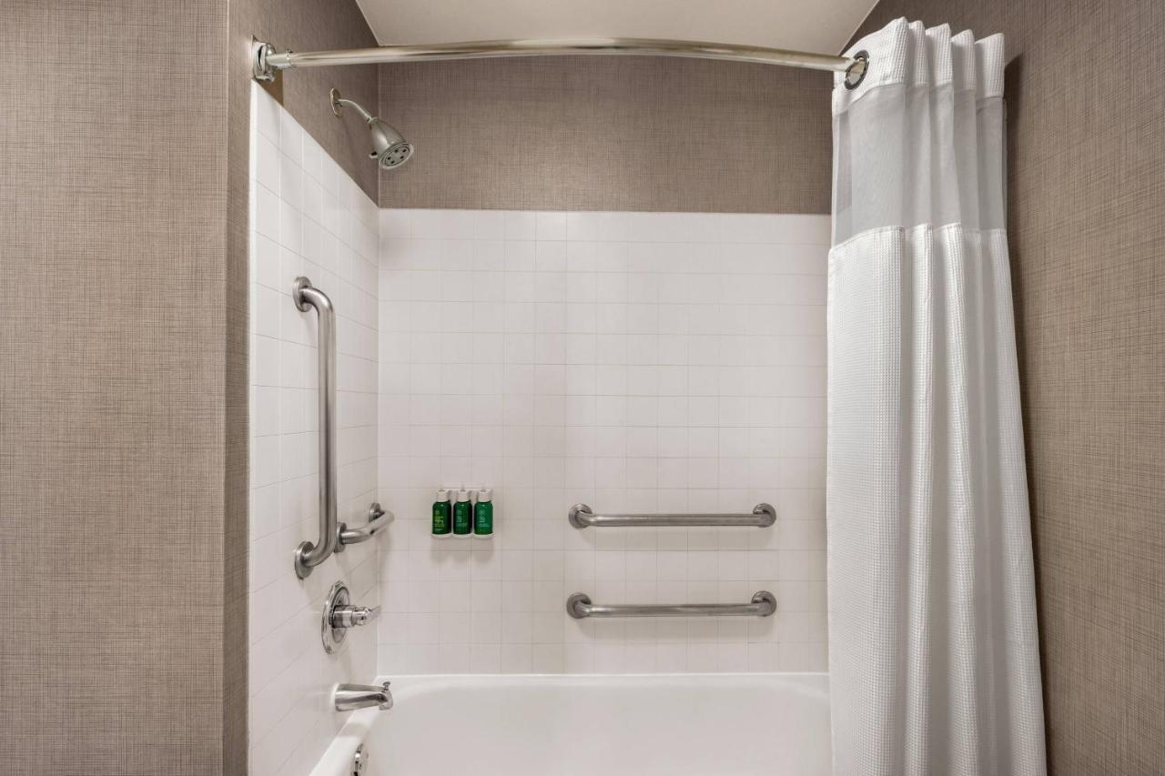 Northwest / Willowbrook Hotel