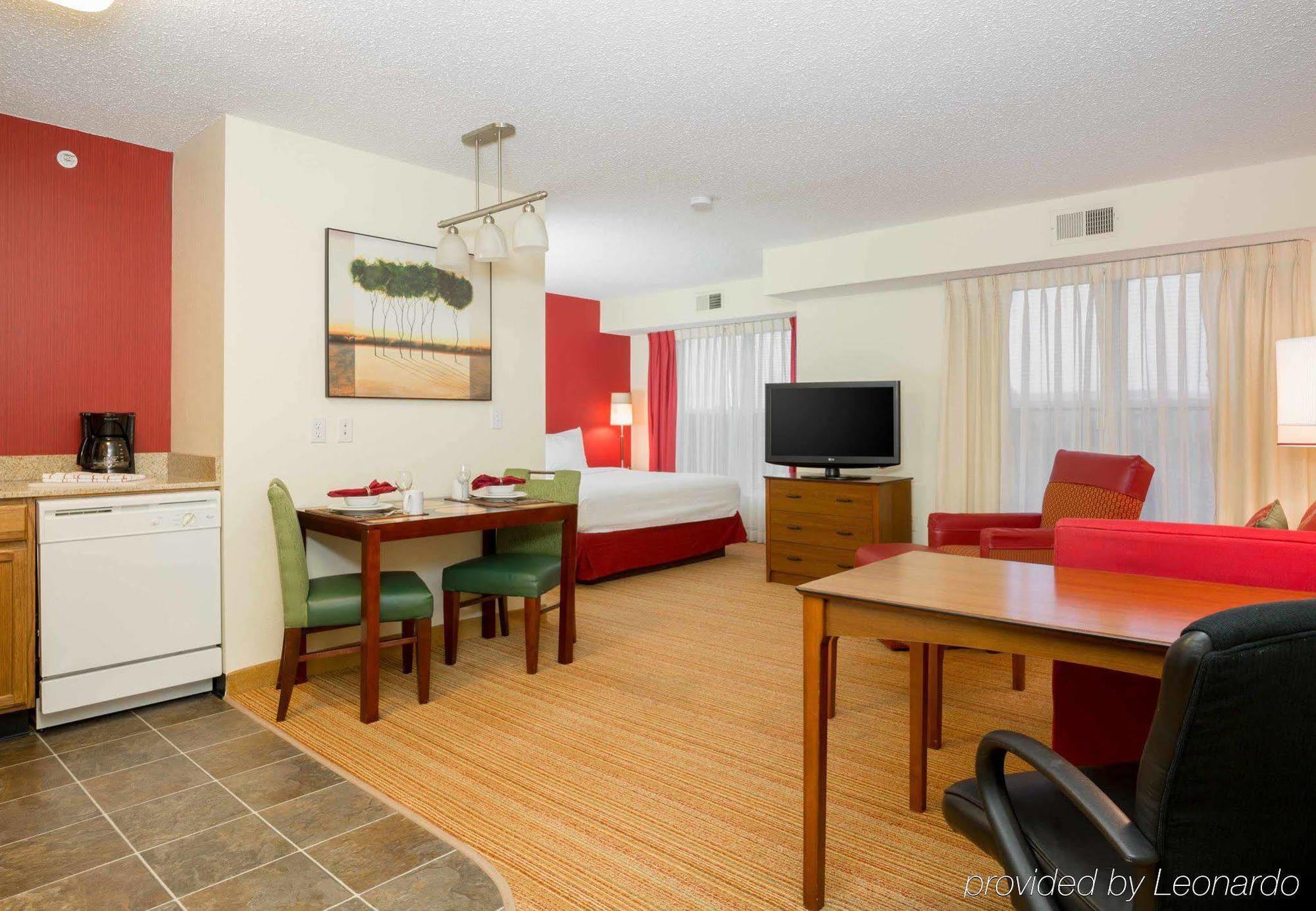 Hotel Northwest / Willowbrook 3*