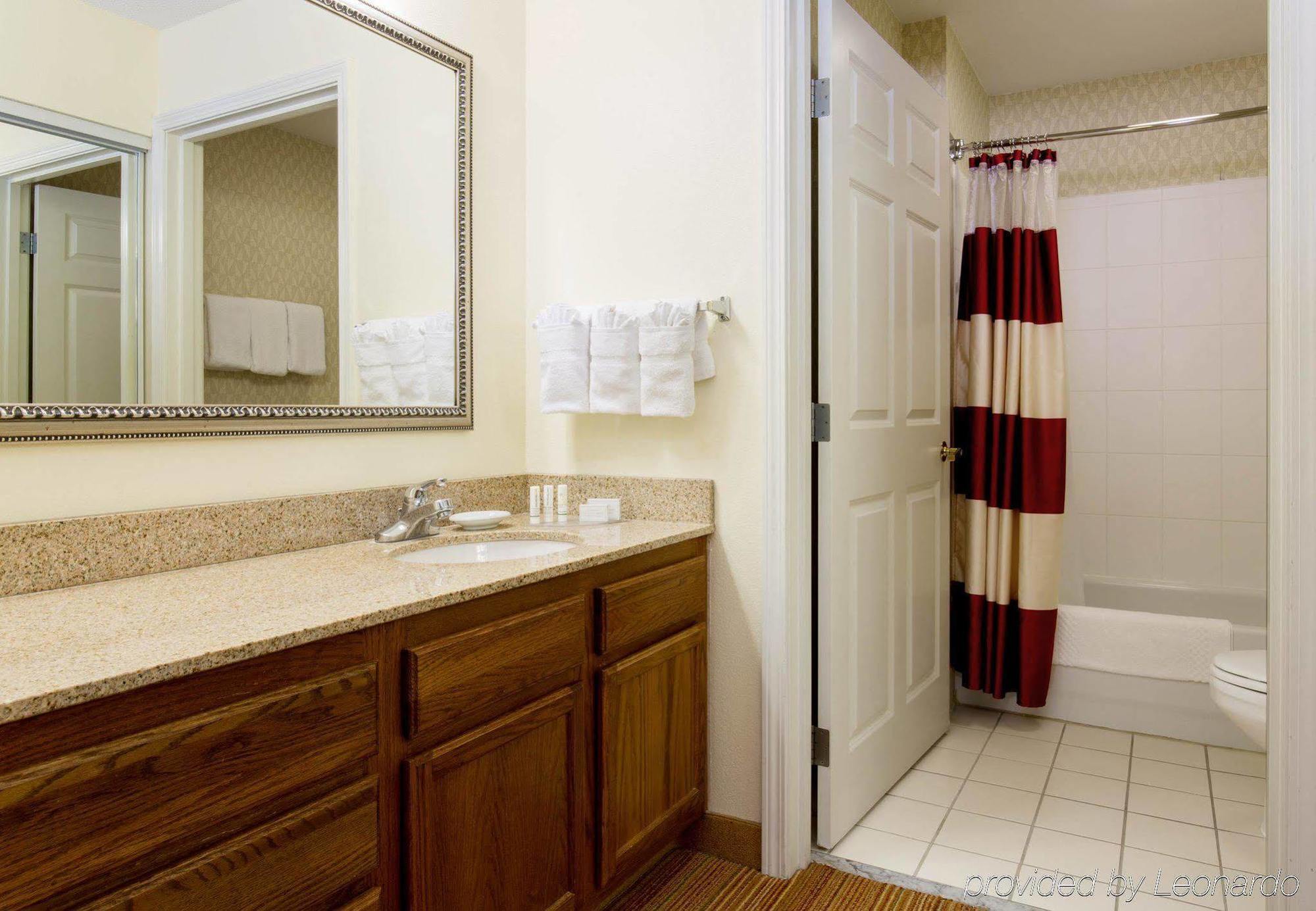 Hotel Northwest / Willowbrook Houston
