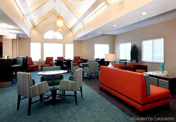 Hotel Northwest / Willowbrook