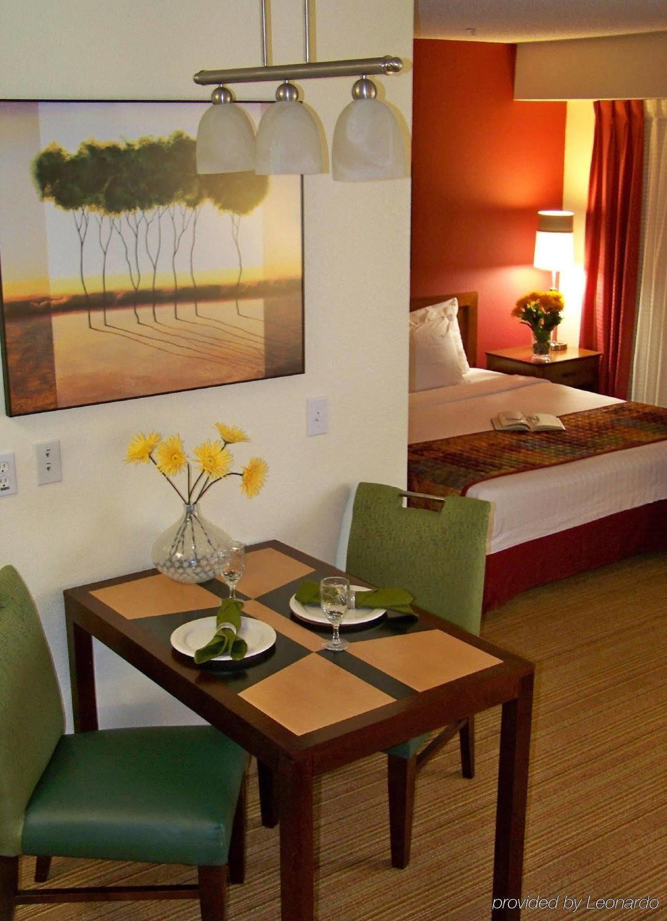 Hotel Northwest / Willowbrook 3*
